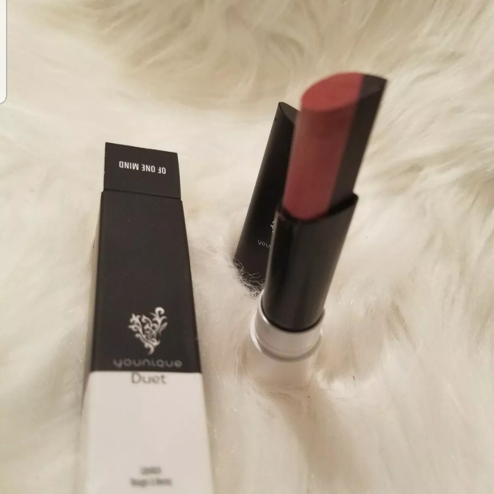 Younique duet lipstick